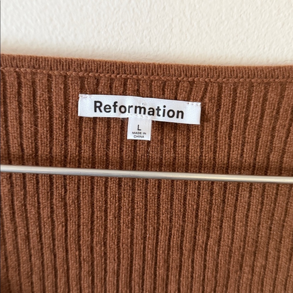 Reformation Hart Cashmere Sweater in Cinnamon Size L - Picture 4 of 6